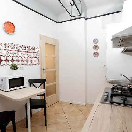 Traditional Modern 3 Bedroom Apartment In Center Bucarest Extérieur photo