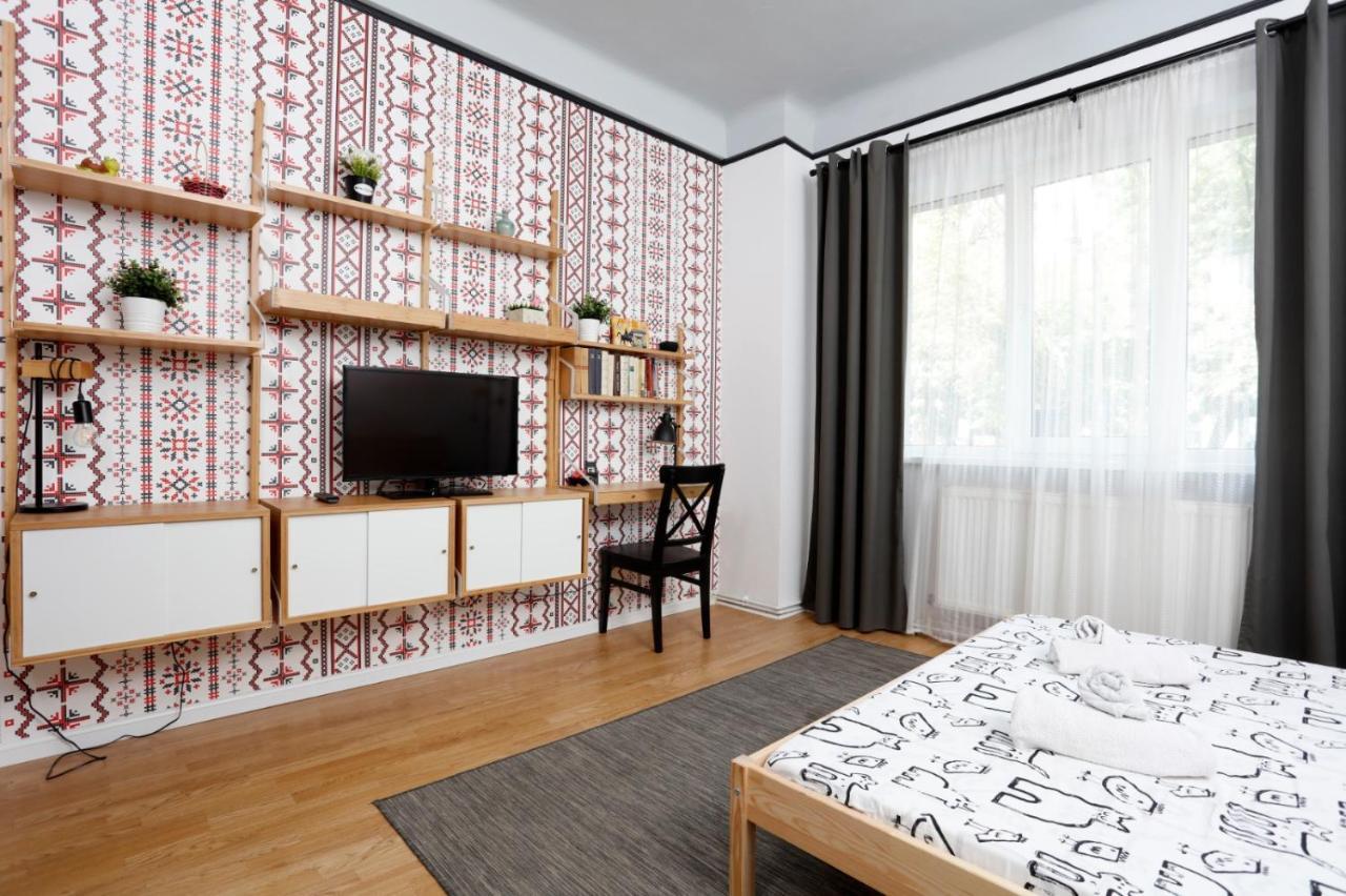 Traditional Modern 3 Bedroom Apartment In Center Bucarest Extérieur photo