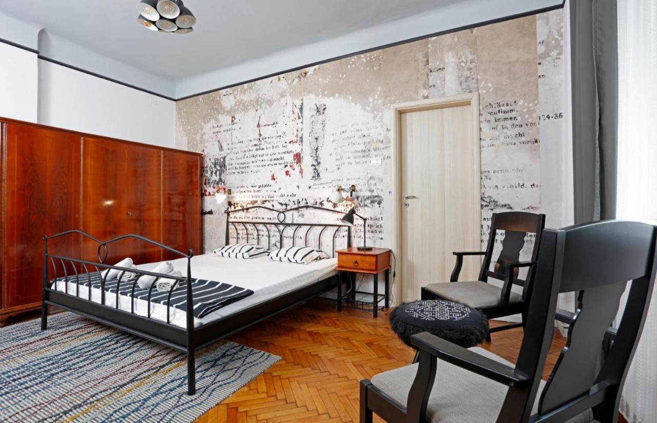Traditional Modern 3 Bedroom Apartment In Center Bucarest Extérieur photo