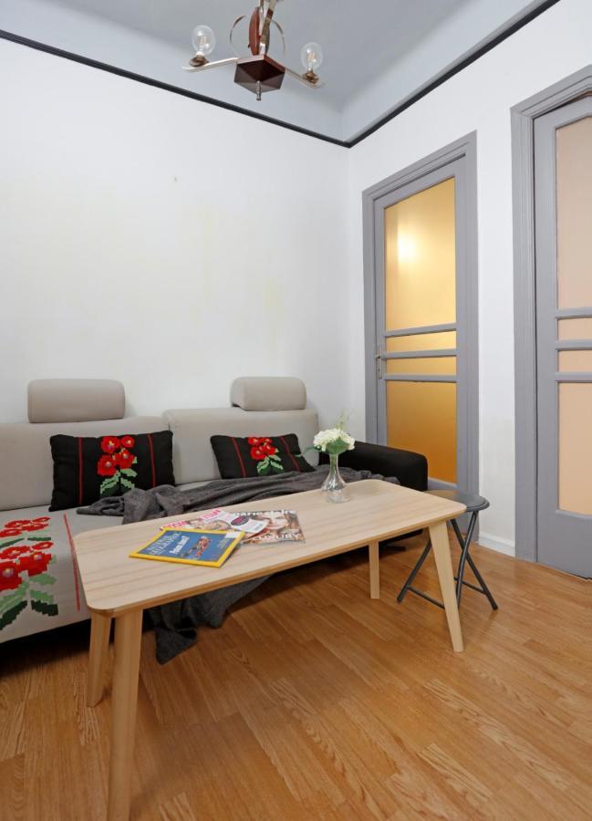 Traditional Modern 3 Bedroom Apartment In Center Bucarest Extérieur photo