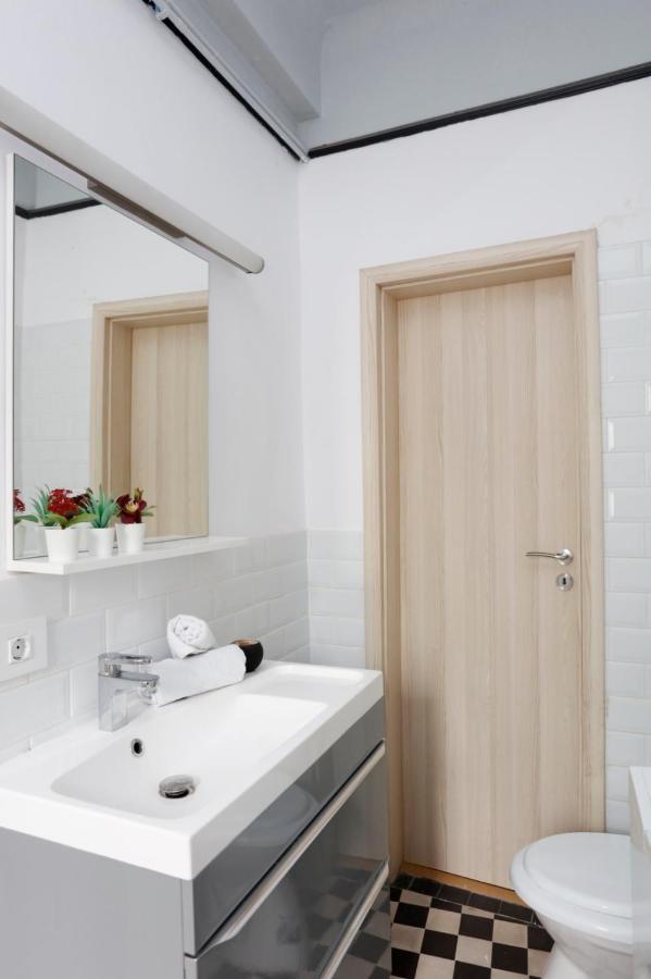 Traditional Modern 3 Bedroom Apartment In Center Bucarest Extérieur photo