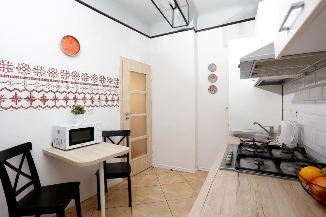 Traditional Modern 3 Bedroom Apartment In Center Bucarest Extérieur photo